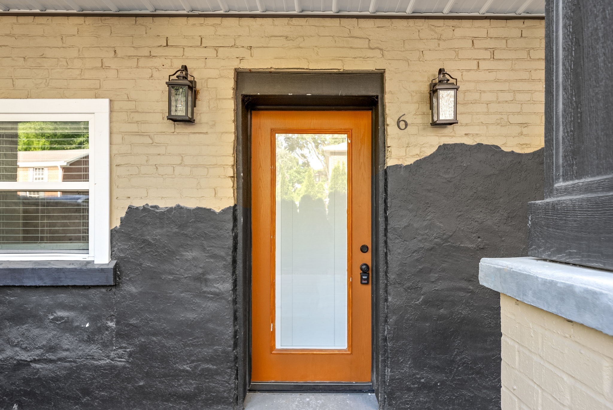 638 Madison Street, Unit 6 Clarksville, TN 37040 - Photo 4 of 25 a view of door