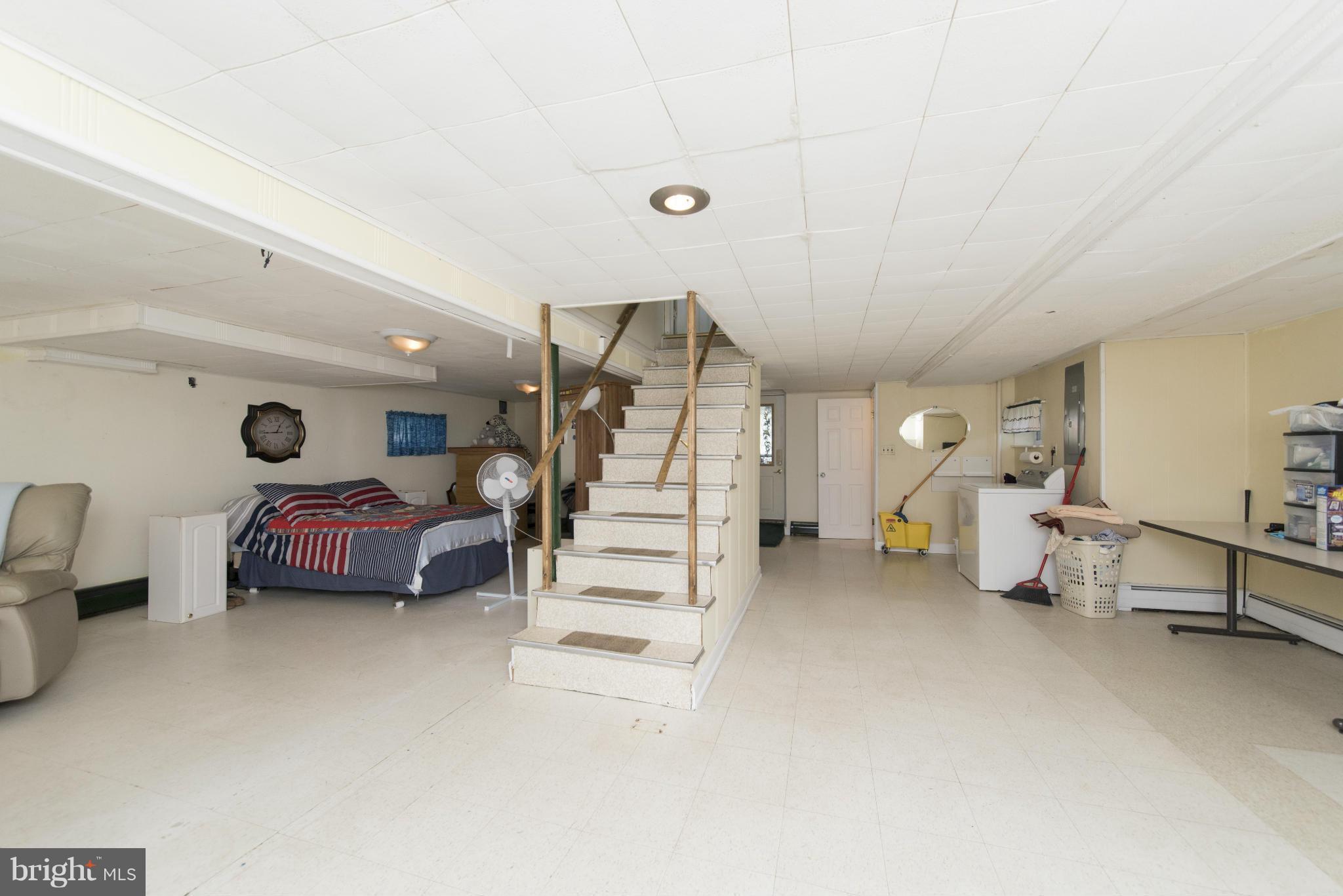 7352 German Hill Road Baltimore, MD 21222 - Photo 22 of 30 Family Room