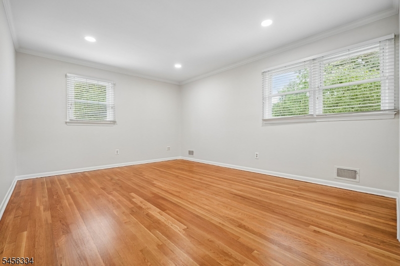 14 Burlington Road Berkeley Heights, NJ 07974 - Photo 21 of 29 Gallery Image 21