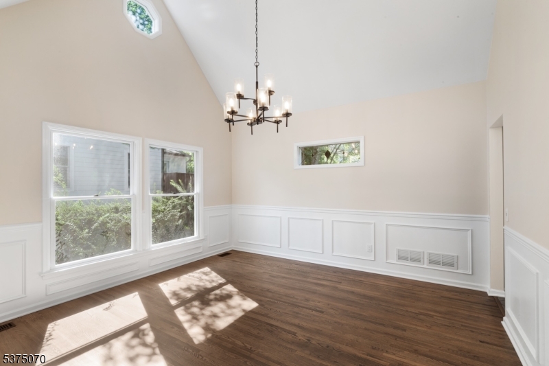 26 West Main Street Mendham, NJ 07945 - Photo 9 of 31