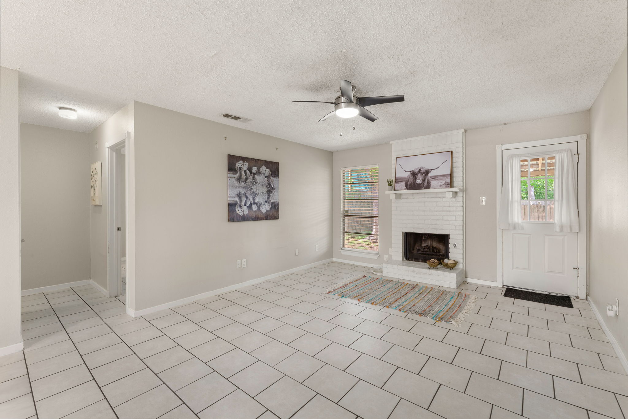 2311 Burleson Road, Unit B Austin, TX 78741 - Photo 7 of 24 No carpet through out