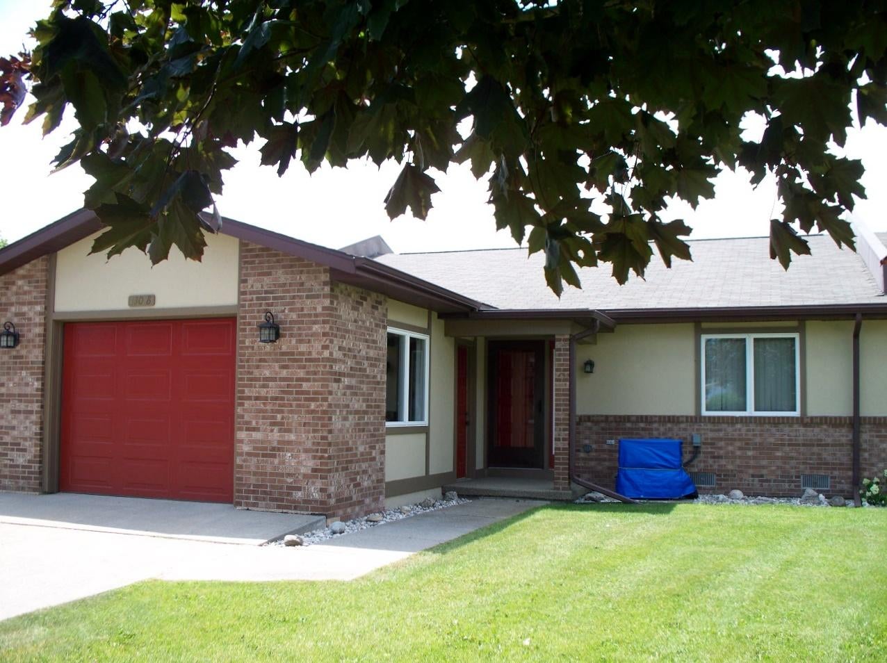 130 B Riverside Drive Cheboygan, MI 49721 - Photo 2 of 36 Gallery Image 2