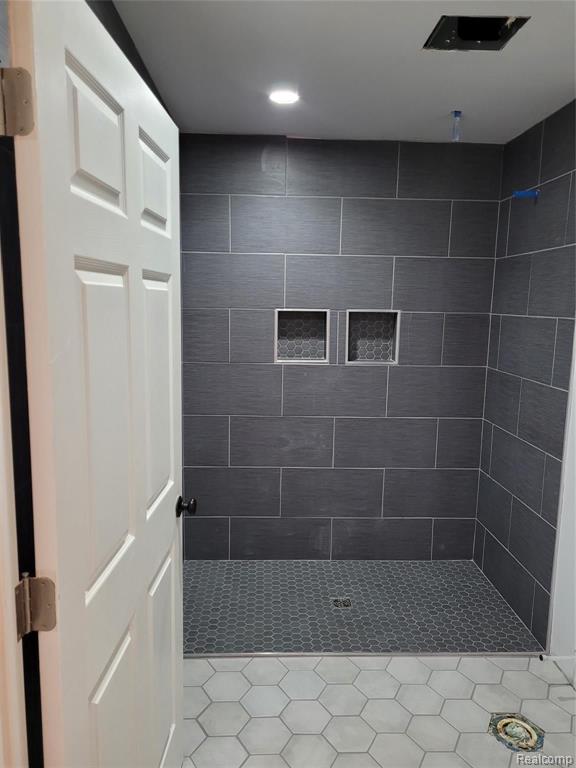 2735 North Latson Road Howell, MI 48855 - Photo 19 of 24