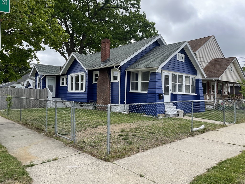 181 Marsden Street Springfield, MA 01109 - Photo 2 of 17