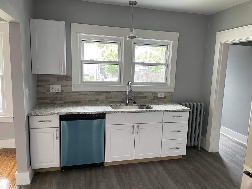 181 Marsden Street Springfield, MA 01109 - Photo 6 of 17