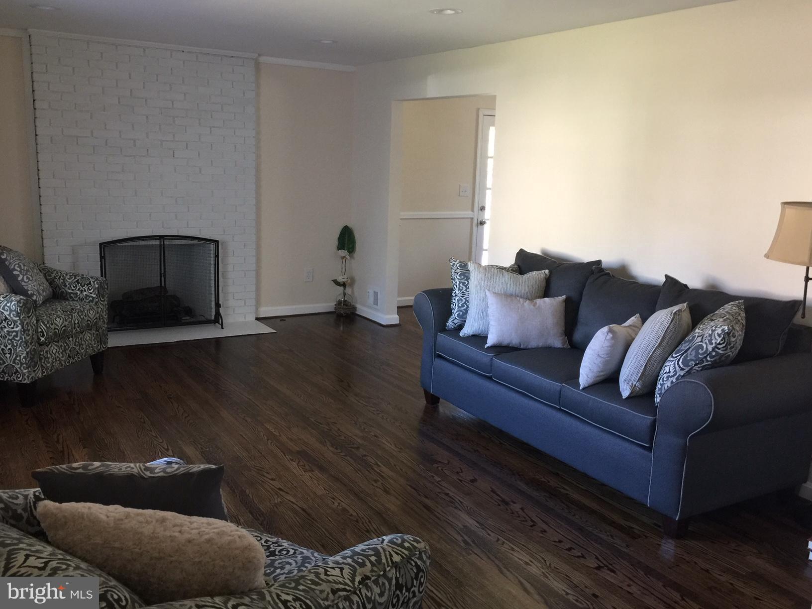 7031 Calamo Street Springfield, VA 22150 - Photo 11 of 18 Living Room