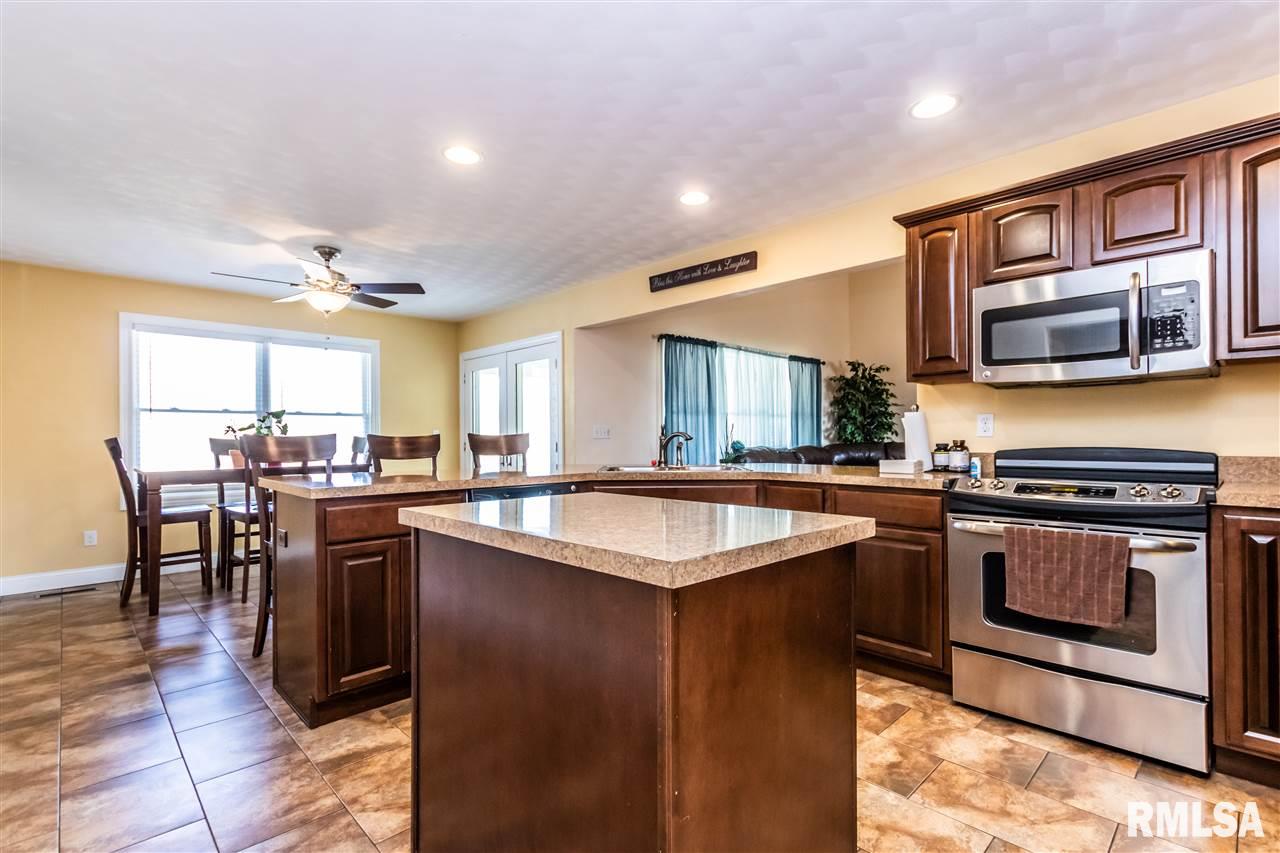 3800 Cole Hollow Road Pekin, IL 61554 - Photo 10 of 36 Gallery Image 10