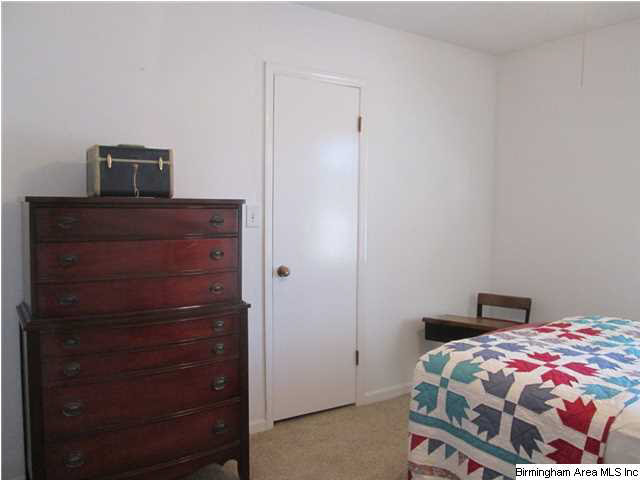 1860 Canyon Road Birmingham, AL 35216 - Photo 12 of 21
