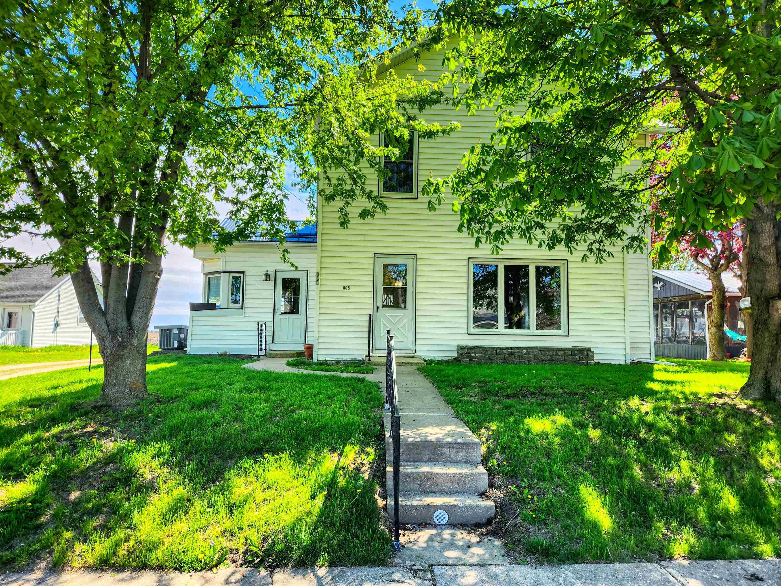 805 North Kent Road Kent, IL 61044 - Photo 2 of 32