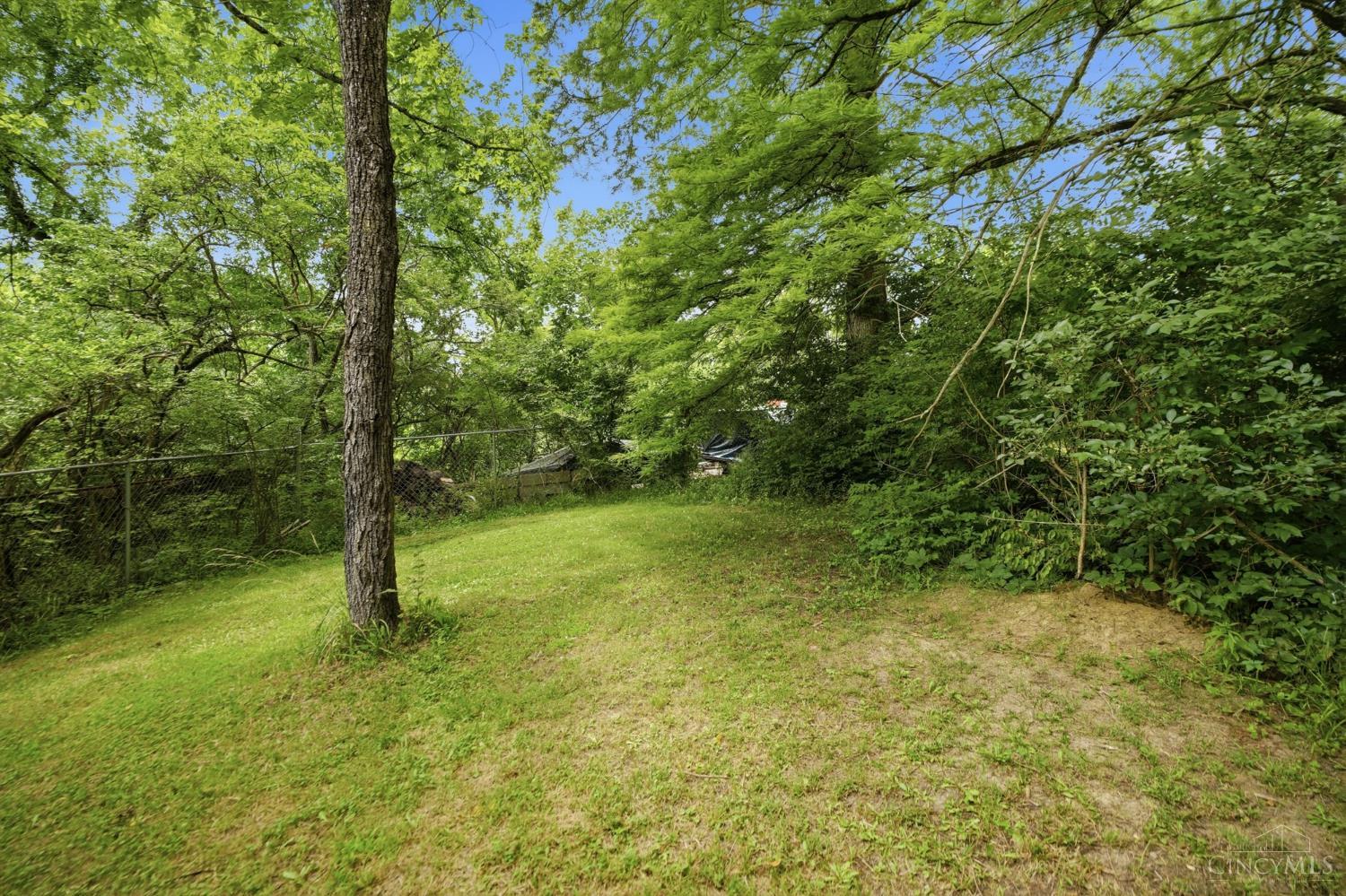 6027 Springdale Road Cincinnati, OH 45247 - Photo 23 of 25