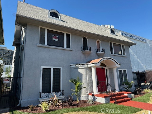 1025 Locust Avenue Long Beach, CA 90813 - Photo 3 of 64 a front view of house with yard