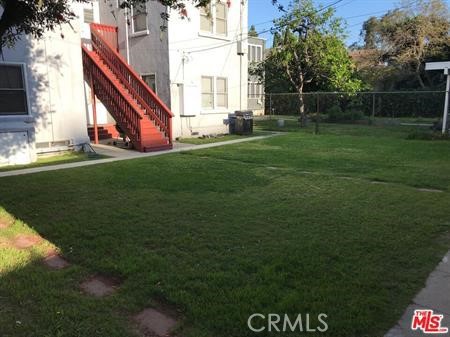 1025 Locust Avenue Long Beach, CA 90813 - Photo 58 of 64 a view of outdoor space and yard