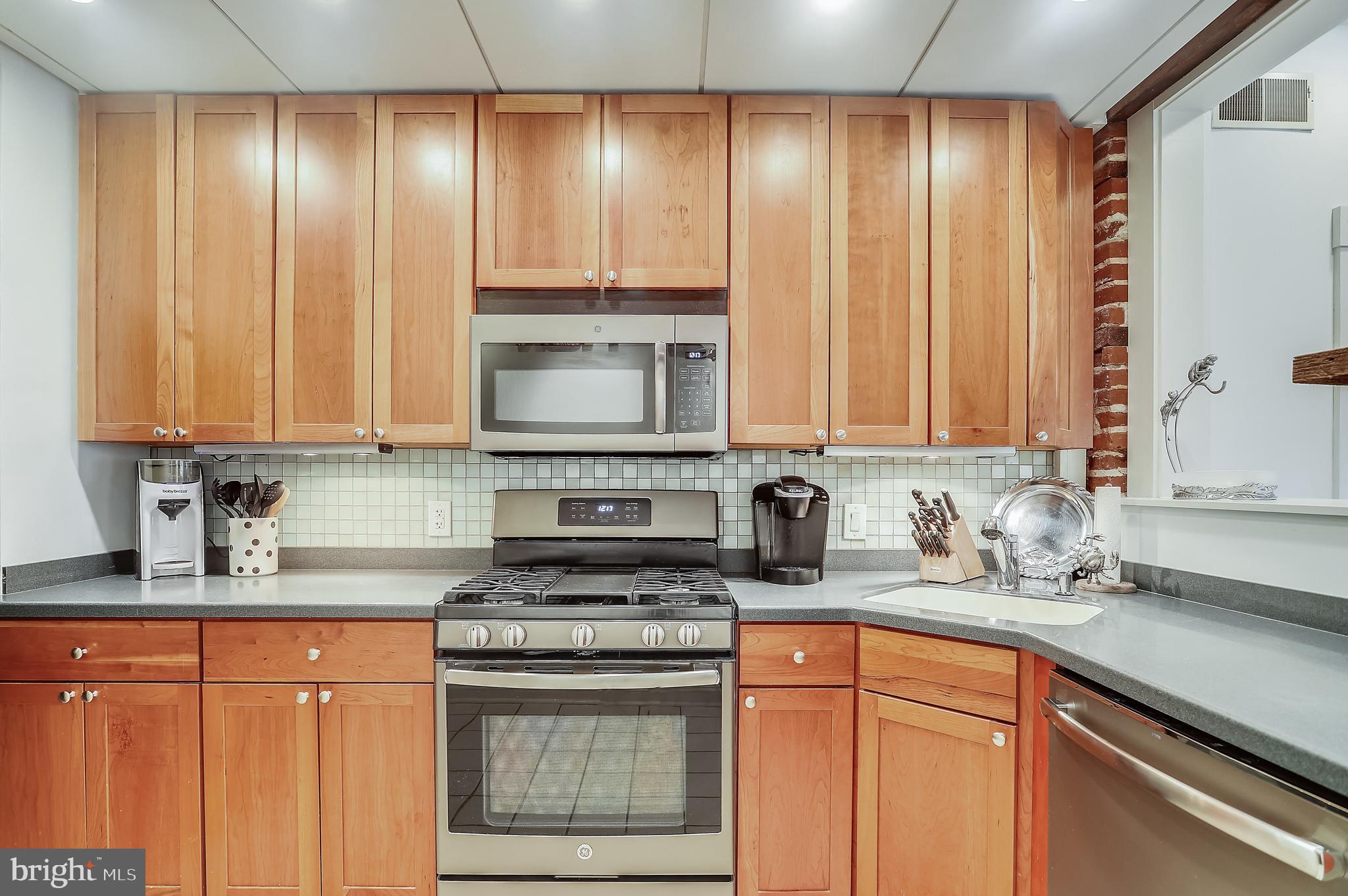 1420 Riverside Avenue Baltimore, MD 21230 - Photo 13 of 73 Bright with recessing lighting and track lighting