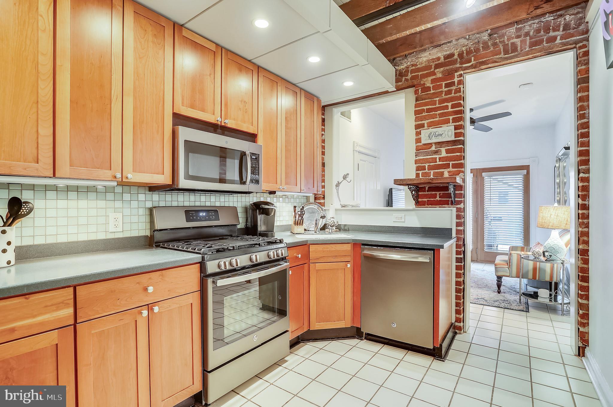 1420 Riverside Avenue Baltimore, MD 21230 - Photo 14 of 73 Passway to den
