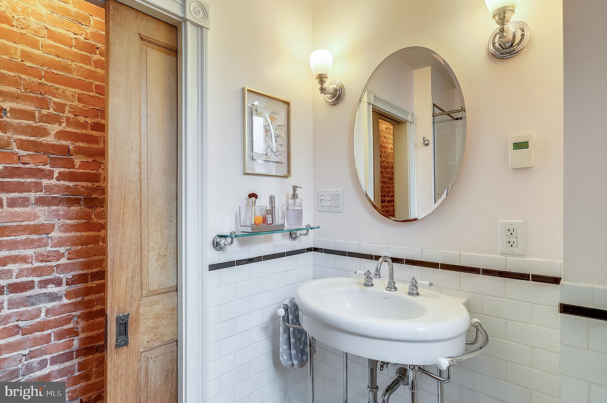1420 Riverside Avenue Baltimore, MD 21230 - Photo 27 of 73 Full bath with pocket door