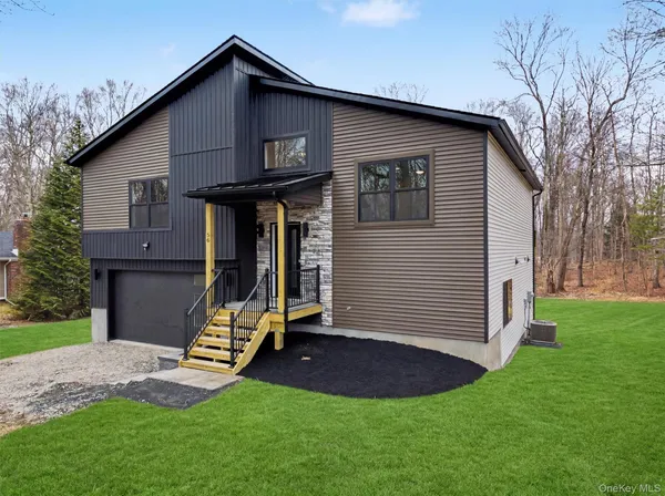 $649,500 | 78 Crawford Street, Pine Bush, NY 12566