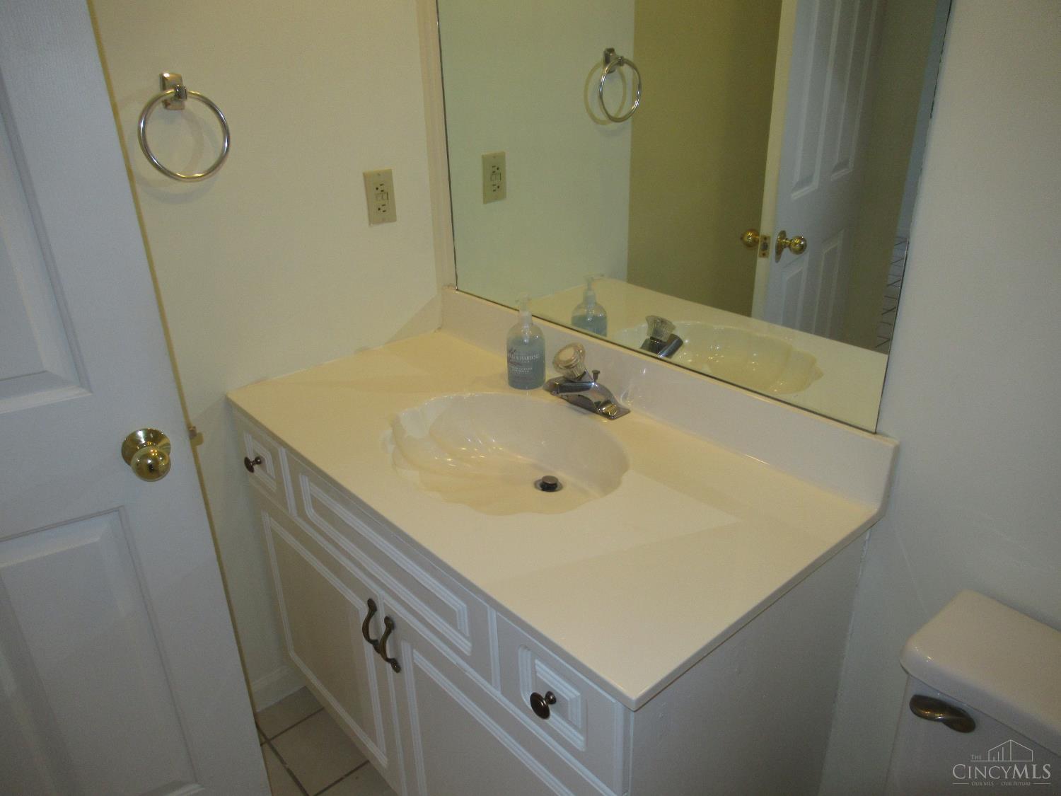7620 Cheviot Road, Unit 403 Cincinnati, OH 45247 - Photo 19 of 33