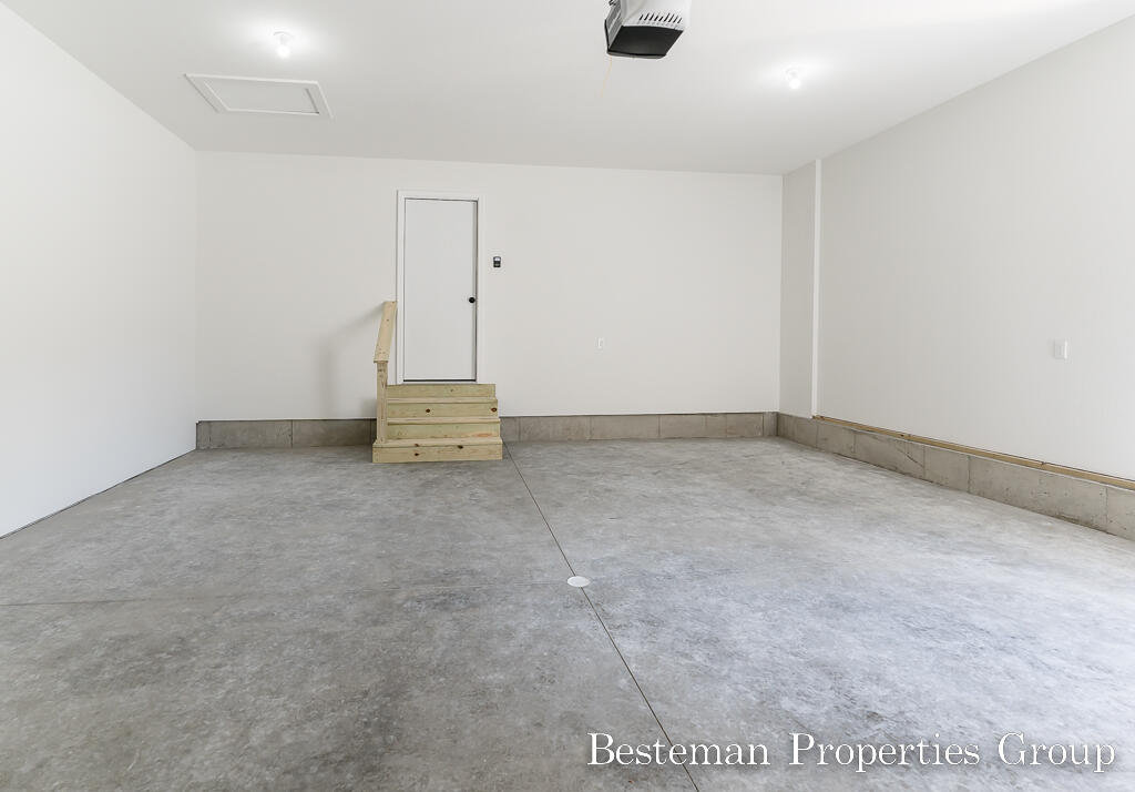 1440 West Addison Way Muskegon, MI 49445 - Photo 33 of 46 1440AddisonWay35Lores
