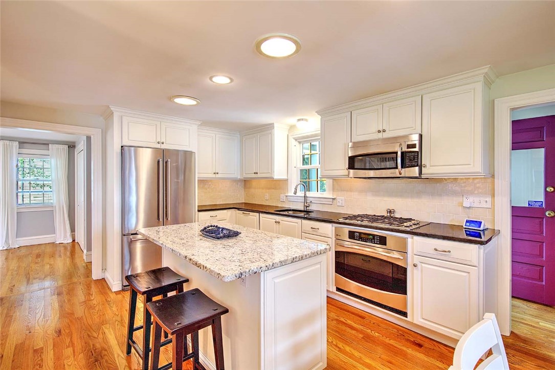 12 Harbour Terrace Cranston, RI 02905 - Photo 17 of 47