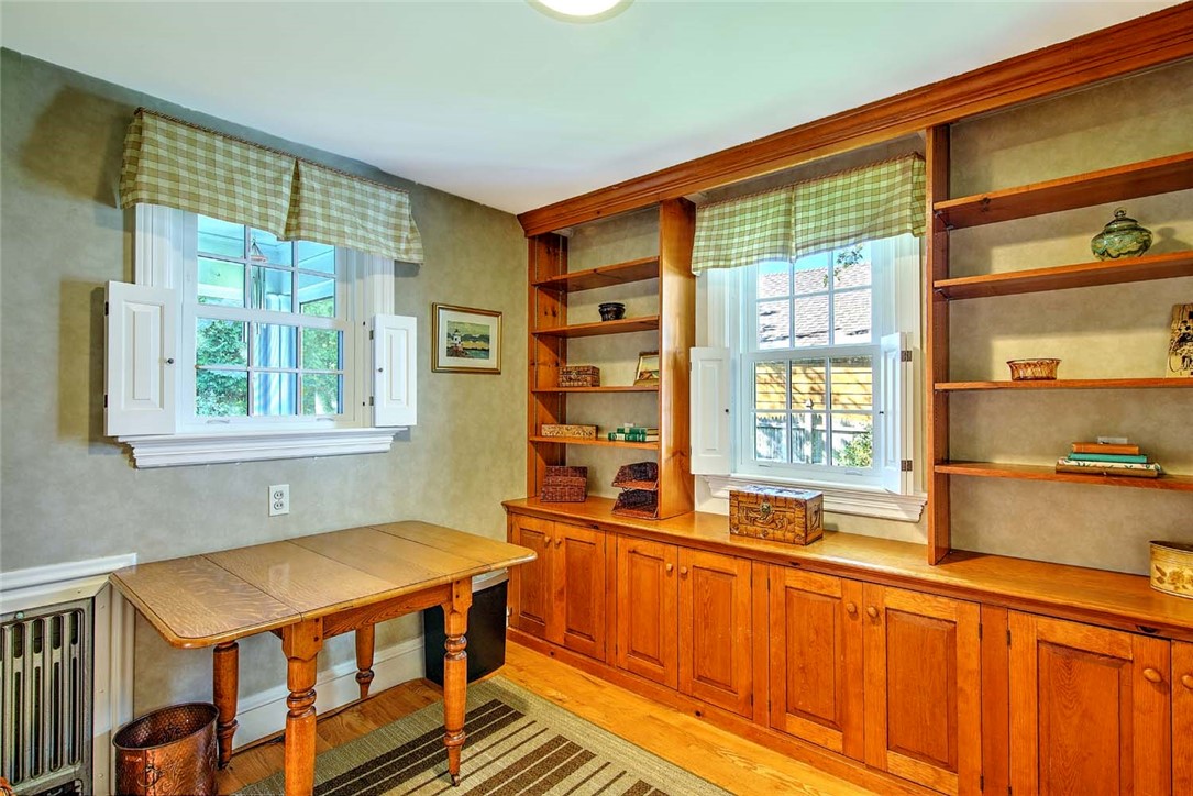 12 Harbour Terrace Cranston, RI 02905 - Photo 22 of 47