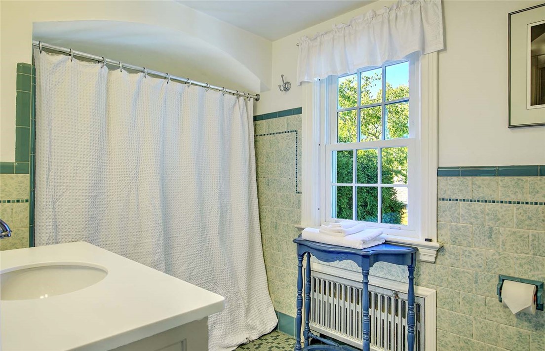 12 Harbour Terrace Cranston, RI 02905 - Photo 30 of 47