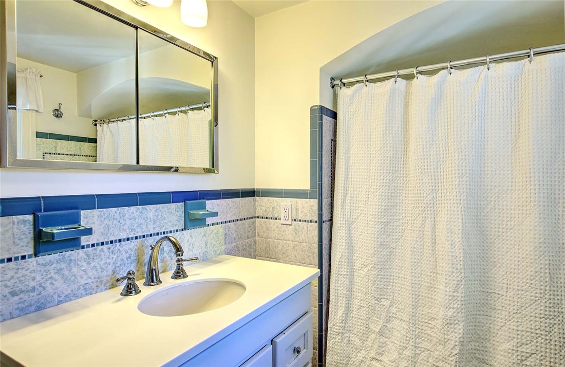 12 Harbour Terrace Cranston, RI 02905 - Photo 31 of 47