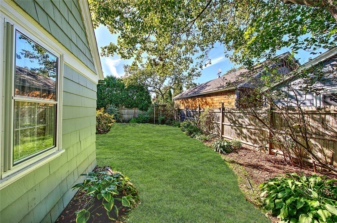 12 Harbour Terrace Cranston, RI 02905 - Photo 39 of 47