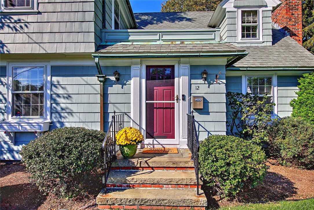 12 Harbour Terrace Cranston, RI 02905 - Photo 4 of 47