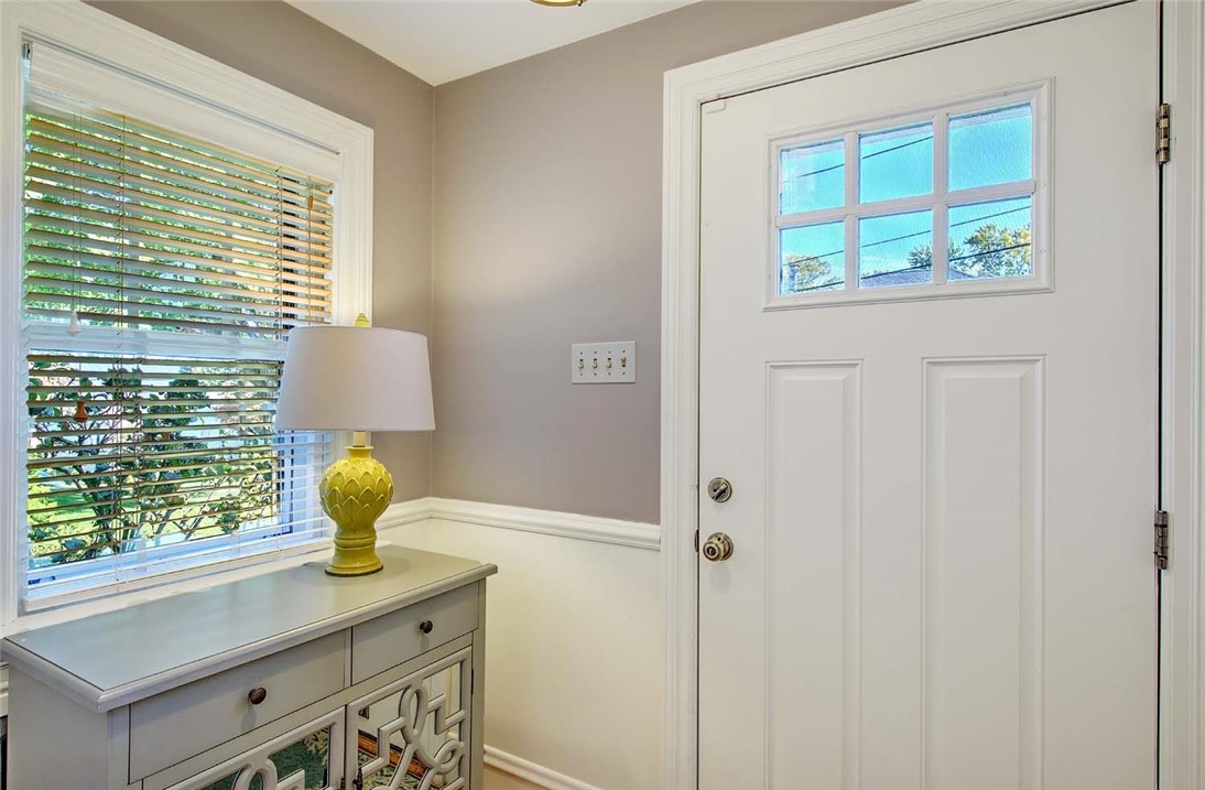 12 Harbour Terrace Cranston, RI 02905 - Photo 6 of 47