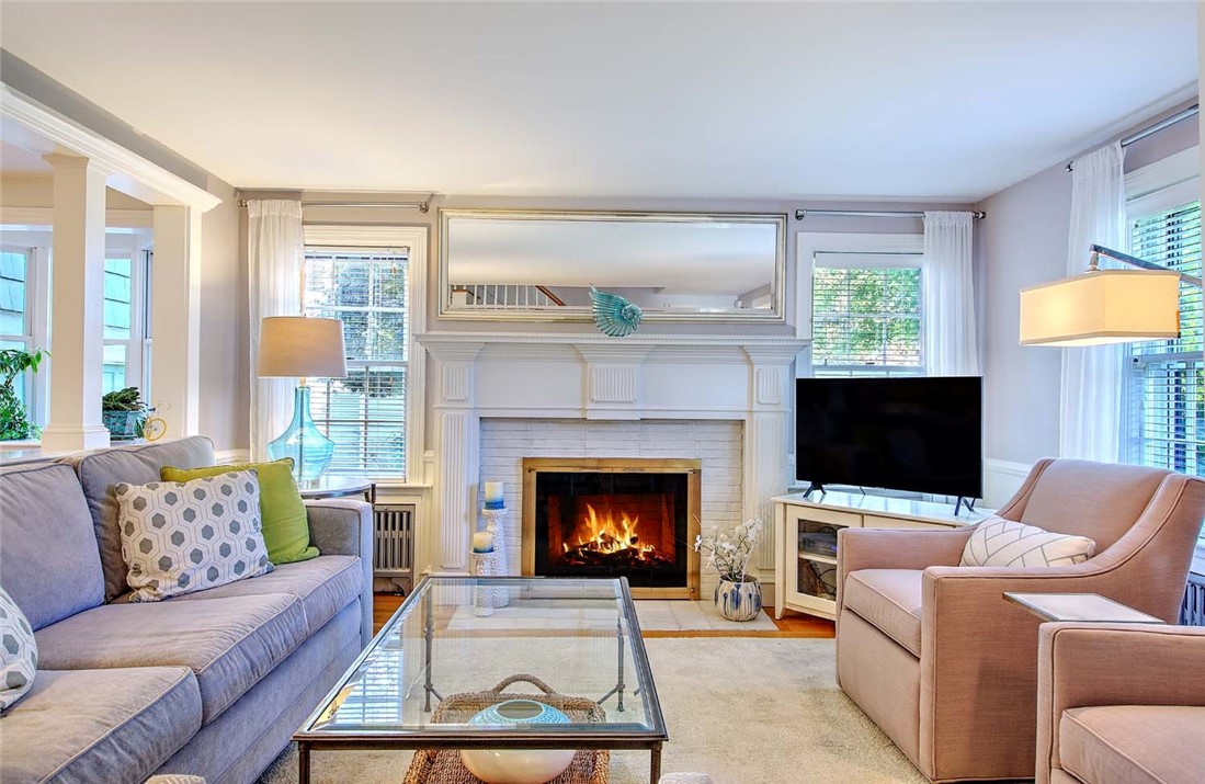 12 Harbour Terrace Cranston, RI 02905 - Photo 8 of 47