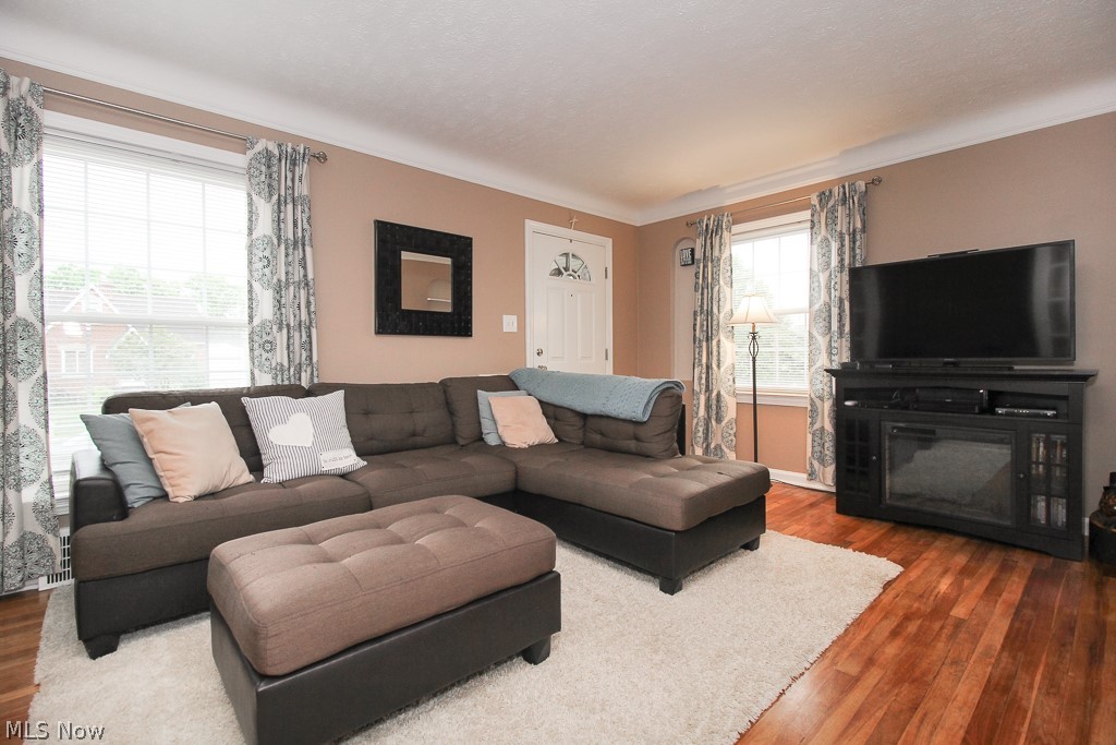 3302 Hearthstone Road Cleveland, OH 44134 - Photo 2 of 26 Gallery Image 2