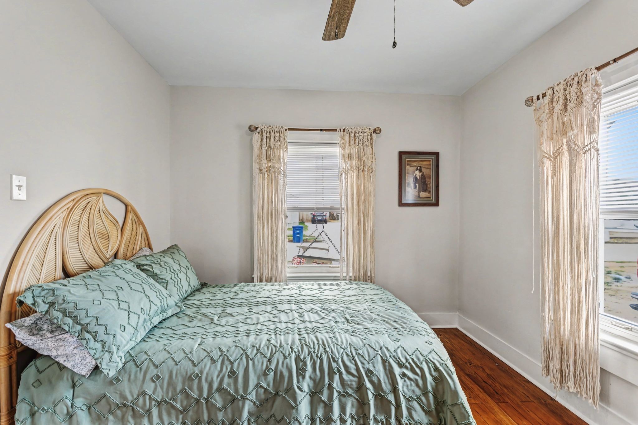 511 Florida Avenue Mount Pleasant, TN 38474 - Photo 19 of 28 a bedroom with a bed and a large window