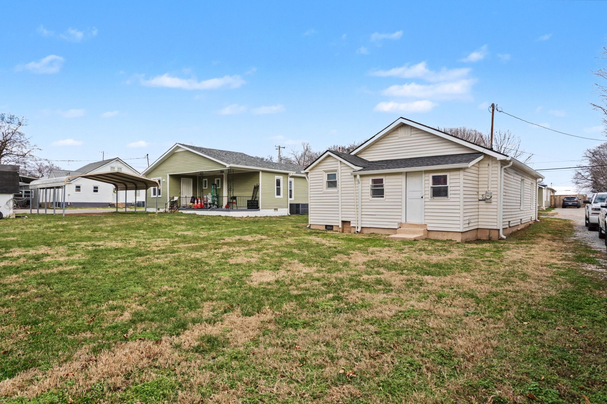 511 Florida Avenue Mount Pleasant, TN 38474 - Photo 27 of 28 a front view of a house with a garden
