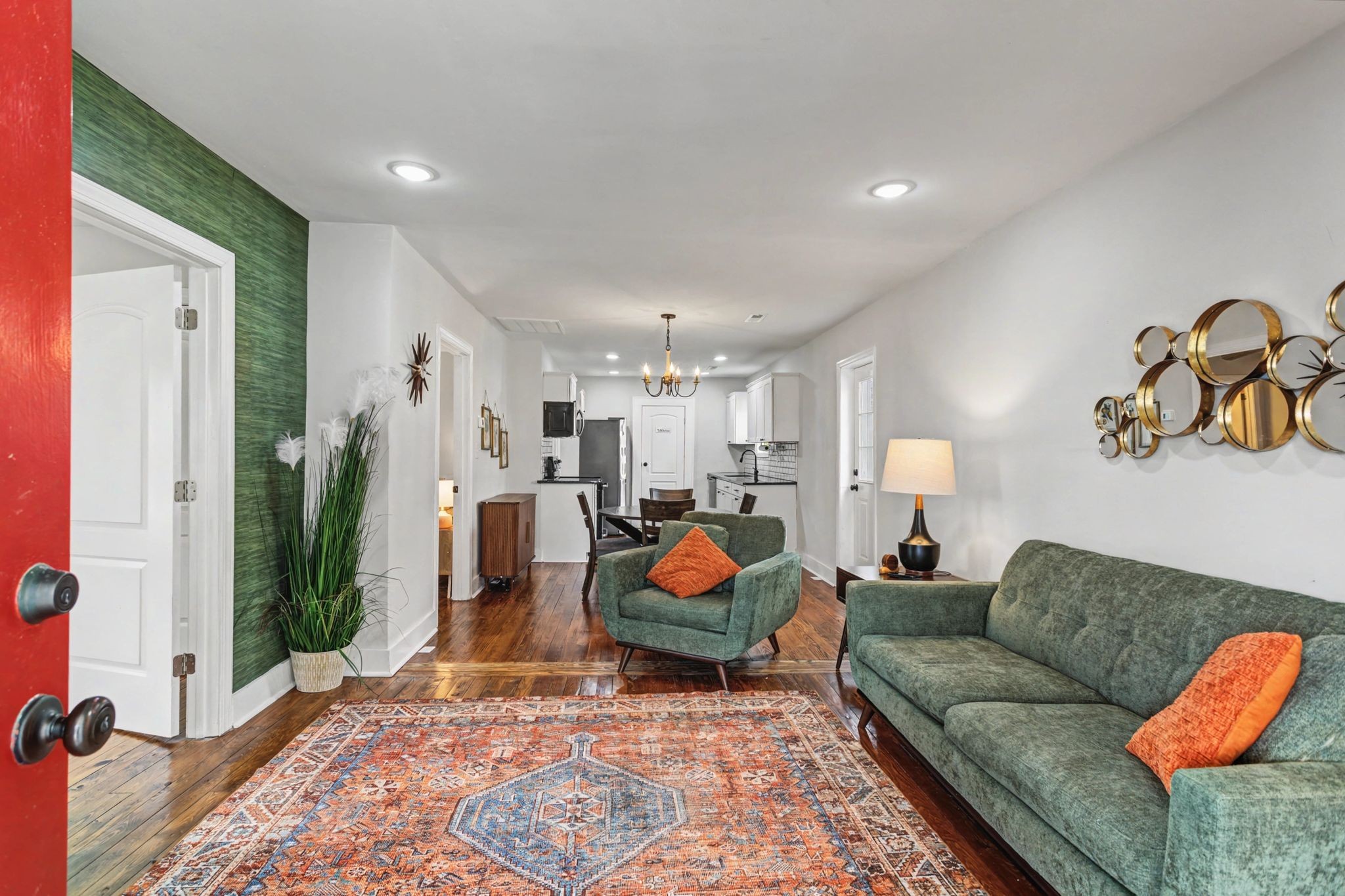 511 Florida Avenue Mount Pleasant, TN 38474 - Photo 6 of 28 a living room with furniture and wooden floor