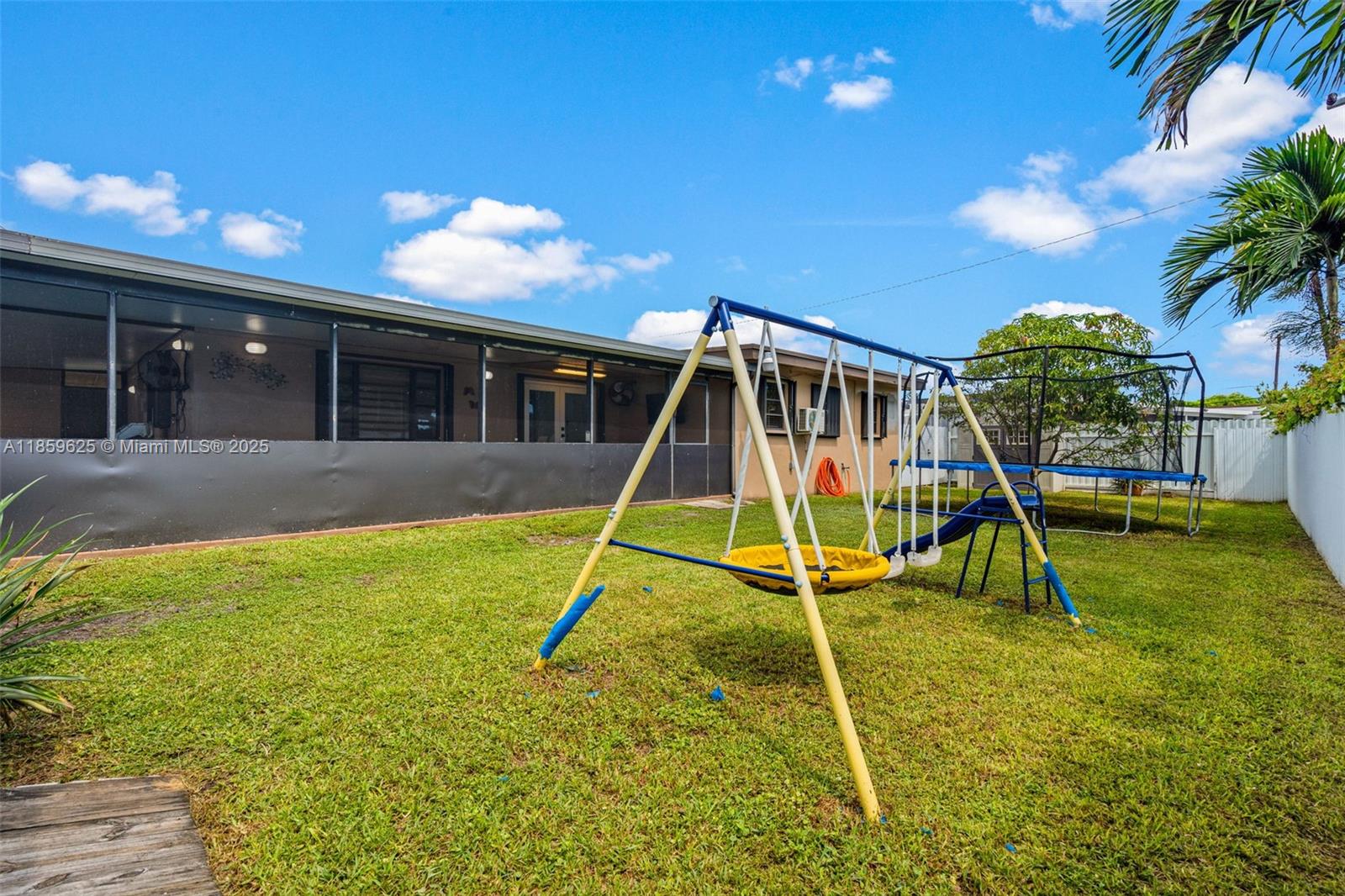 10450 Southwest 43rd Street Miami, FL 33165 - Photo 42 of 43