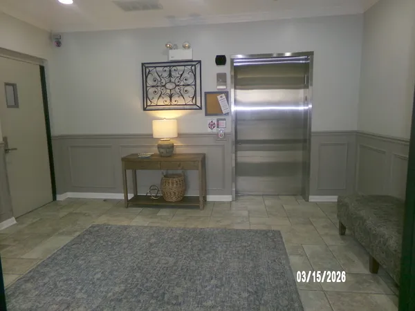 $189,900 | 9440 South 51st Avenue, Unit 502, Oak Lawn, IL 60453