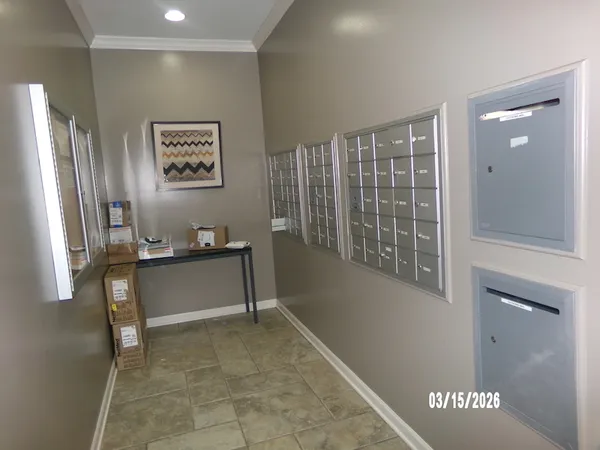 $189,900 | 9440 South 51st Avenue, Unit 502, Oak Lawn, IL 60453