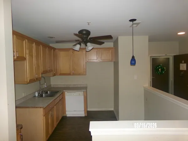 $189,900 | 9440 South 51st Avenue, Unit 502, Oak Lawn, IL 60453