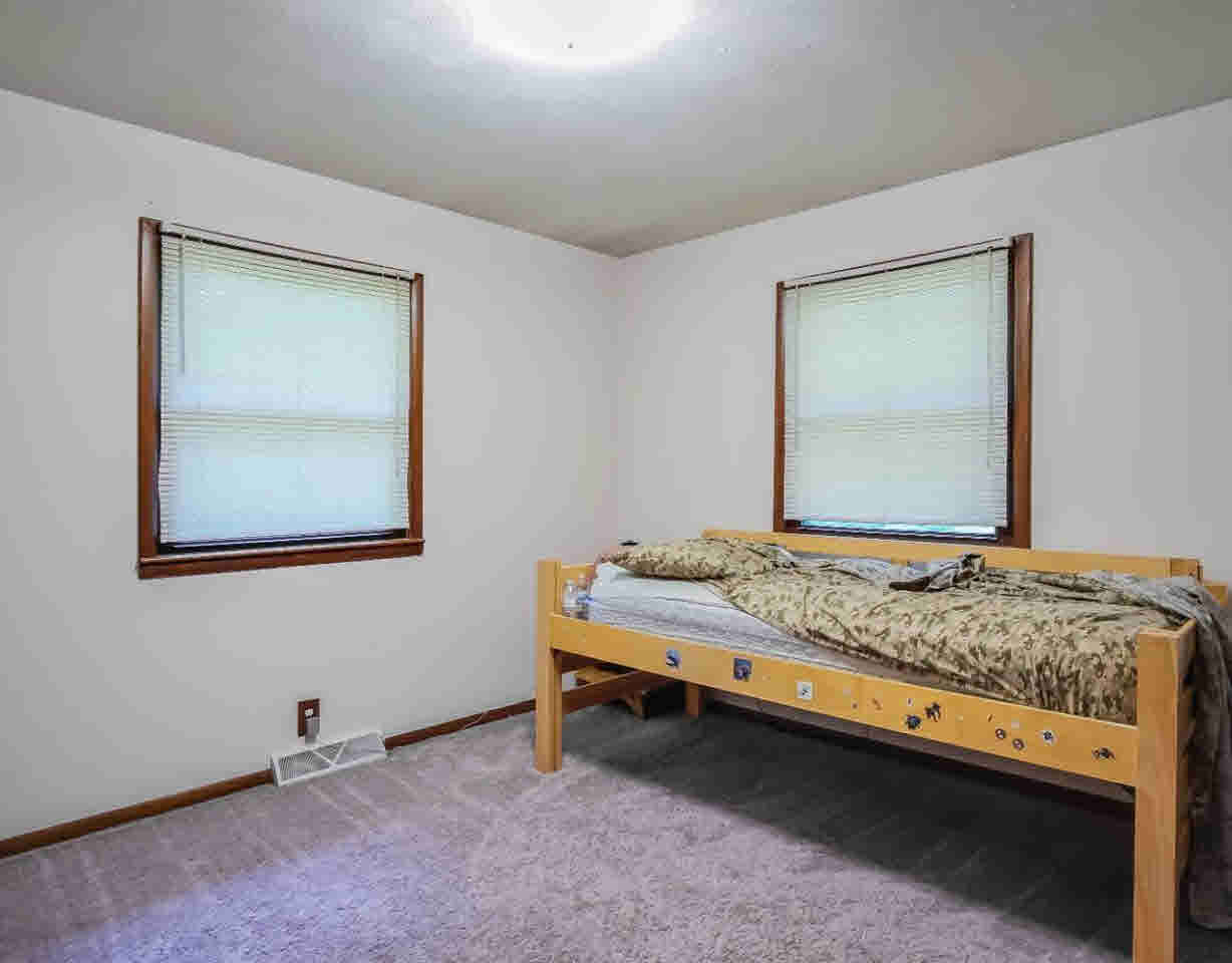 12780 Shaftsburg Road Perry, MI 48872 - Photo 9 of 20 21302895-8.JPG