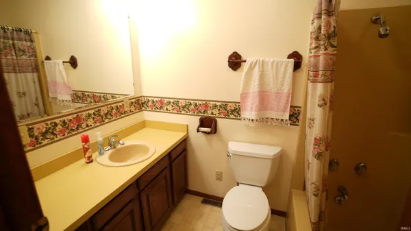 $264,800 | 5020 South Woodland Drive, North Judson, IN 46366