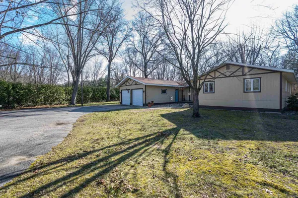 $264,800 | 5020 South Woodland Drive, North Judson, IN 46366