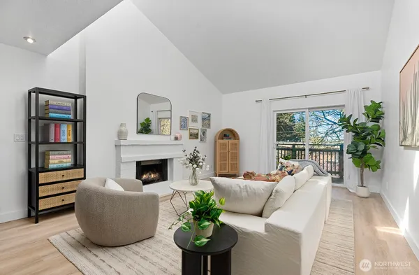 $520,000 | 12303 Southeast 60th Street, Unit 3A, Bellevue, WA 98006