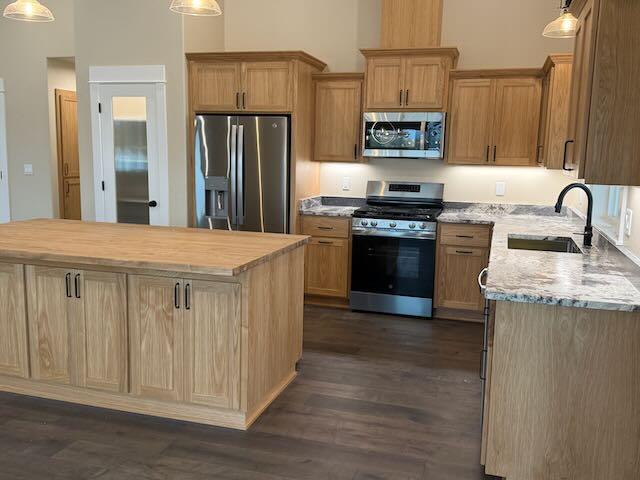 195 Southwest Rock Gulch Road Grants Pass, OR 97527 - Photo 7 of 28