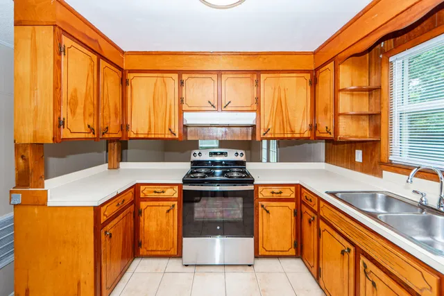 $2,800 | 717 Waterloo Street, Charleston, SC 29412