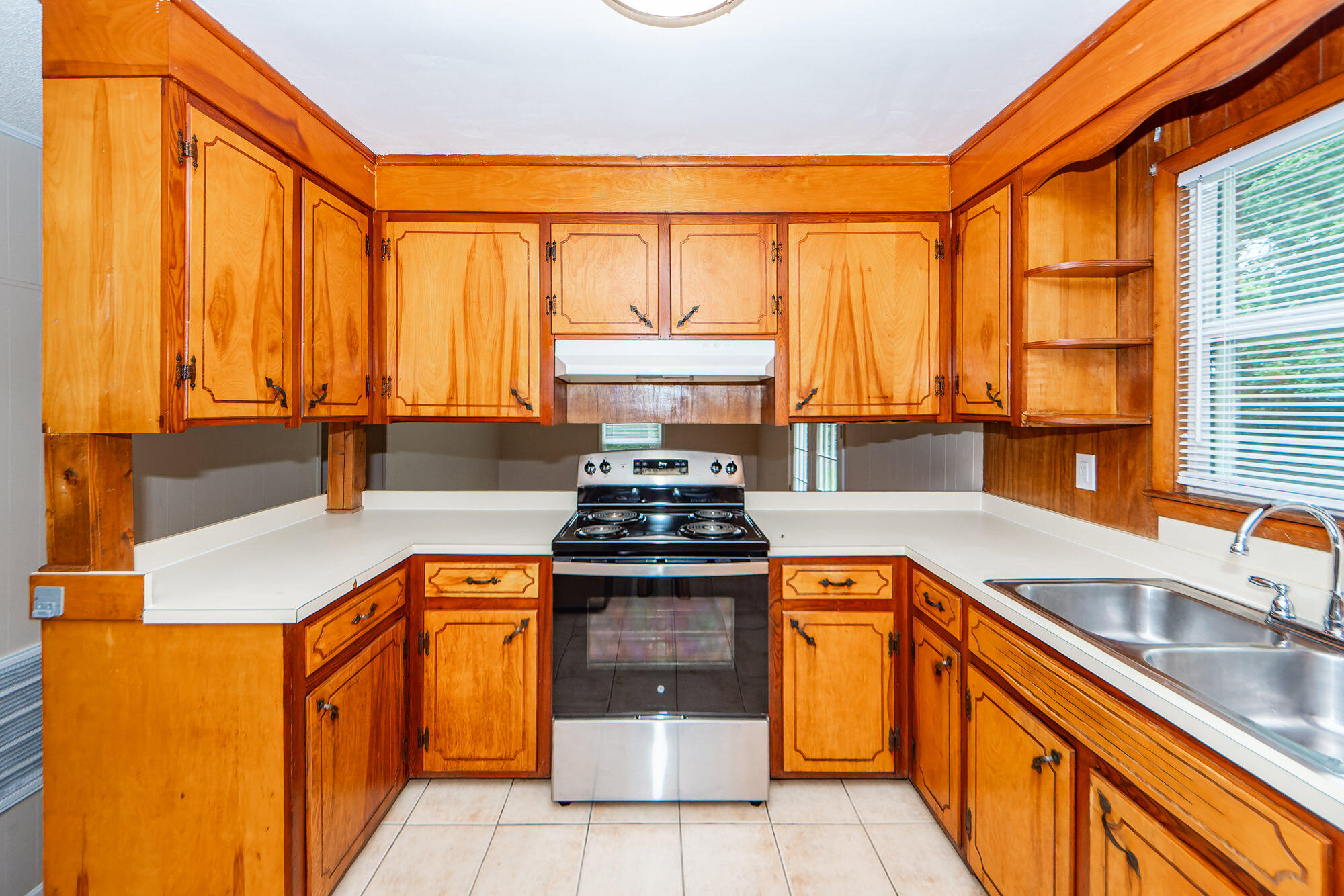 717 Waterloo Street Charleston, SC 29412 - Photo 12 of 38 12