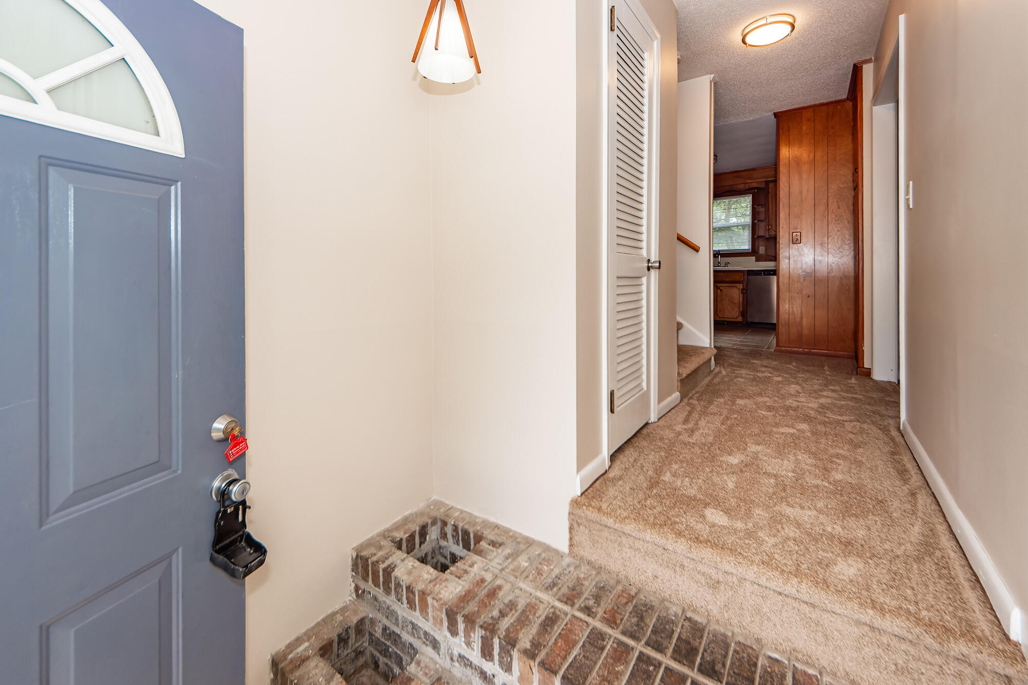 717 Waterloo Street Charleston, SC 29412 - Photo 3 of 38 03