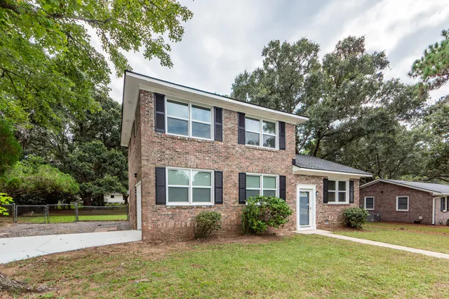$2,800 | 717 Waterloo Street, Charleston, SC 29412