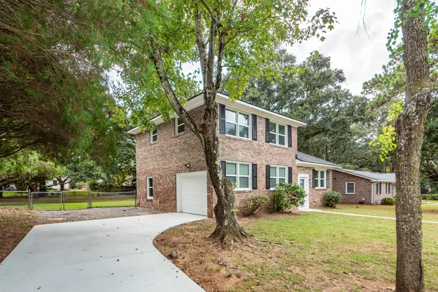 $2,800 | 717 Waterloo Street, Charleston, SC 29412