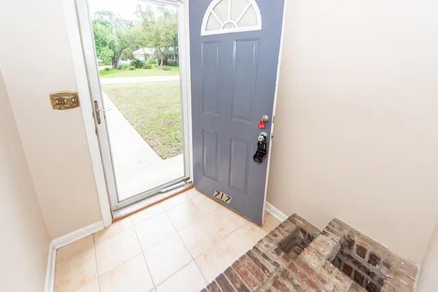 $2,800 | 717 Waterloo Street, Charleston, SC 29412