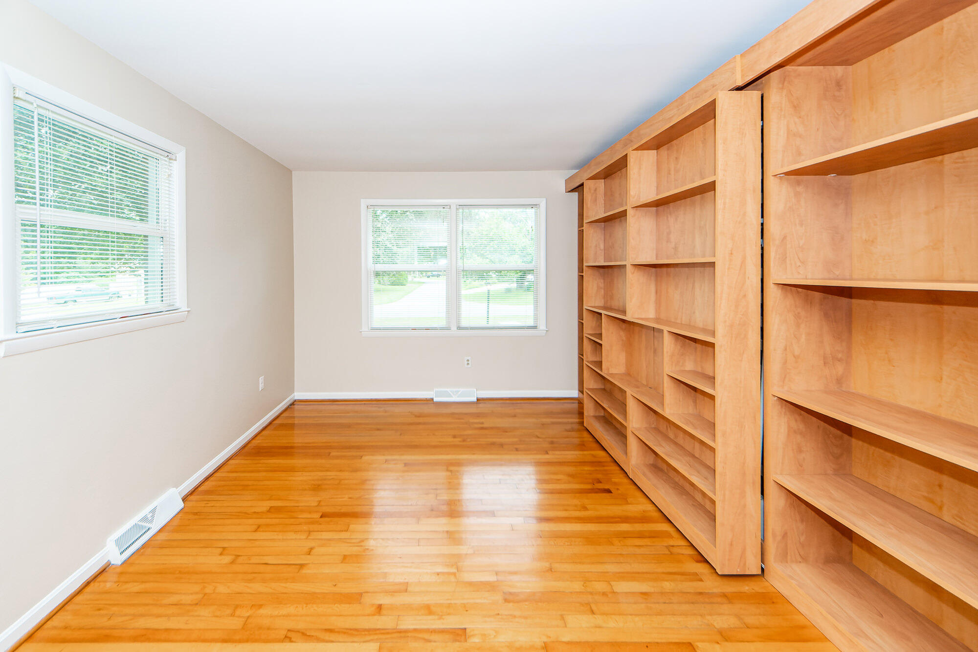 717 Waterloo Street Charleston, SC 29412 - Photo 5 of 38 05